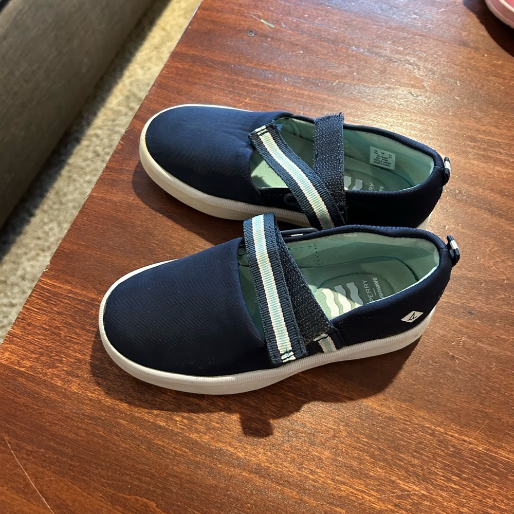 Sperry 8 Navy Blue Kids Shoes